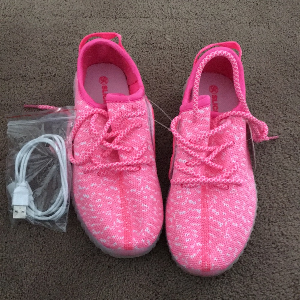 SLICKKICKS PRISM LIGHT UP SHOES Size 2 BRAND NEW